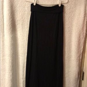 Black-maxi skirt